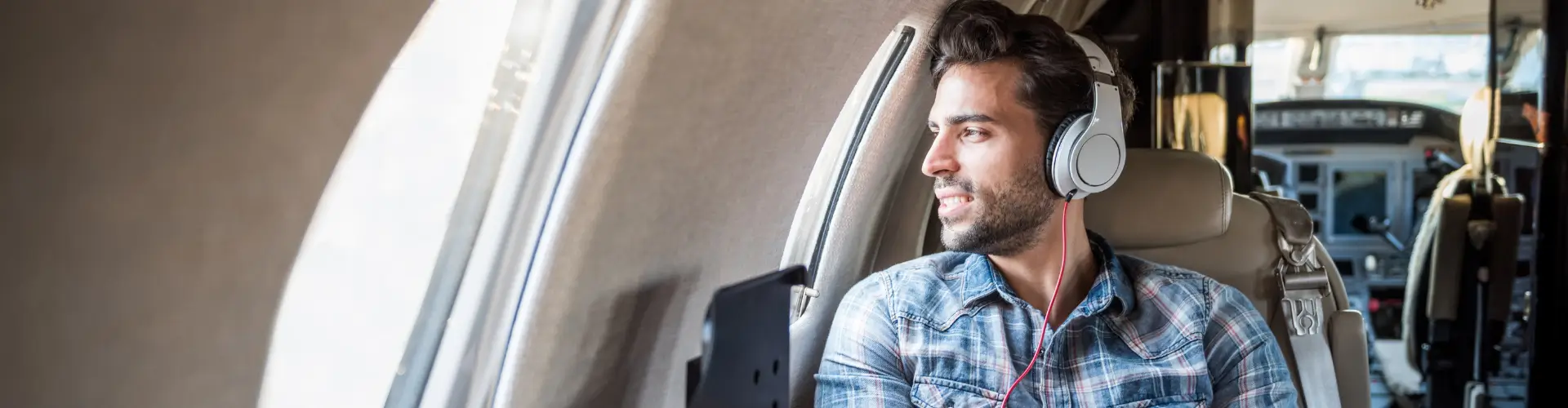 7 Must-Haves to Take with You on the Plane